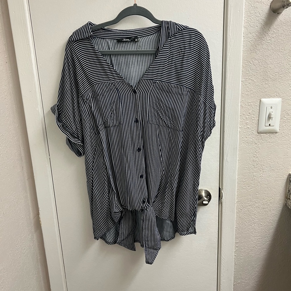Navy Short sleeve top